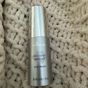 Skin medica travel size Instant Bright